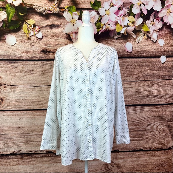 SOLD 🛍️ Croft & Barrow Women’s Cotton White Black Polka Dots Button Down Shirt - Picture 1 of 8